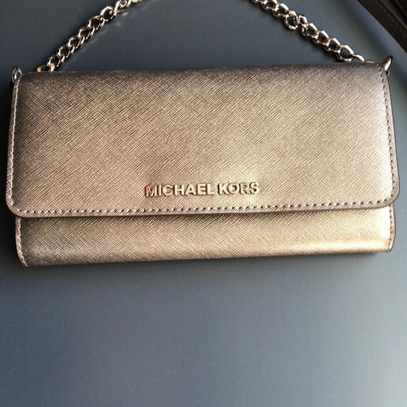 Michael Kors crossbody chain wallet - Picture 2 of 4